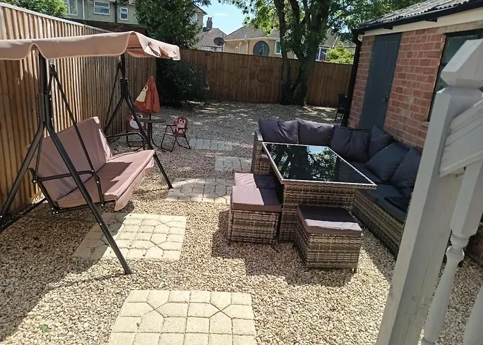 Luxury House 4 Ensuite Bedrooms, Free Parking ,Wifi