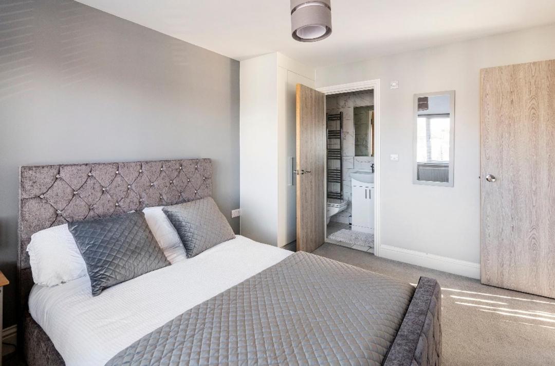 Luxury House 4 Ensuite Bedrooms, Free Parking ,wifi Vakantiehuis Oxford